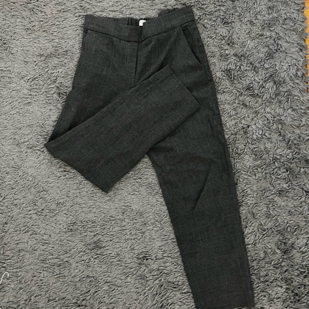 Aritzia Women’s Straight Leg Plaid Trousers